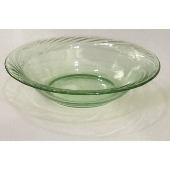 Vintage PYREX Festiva Spring Green Swirl Rim Glass Soup Cereal Bowl - Picture 6 of 6